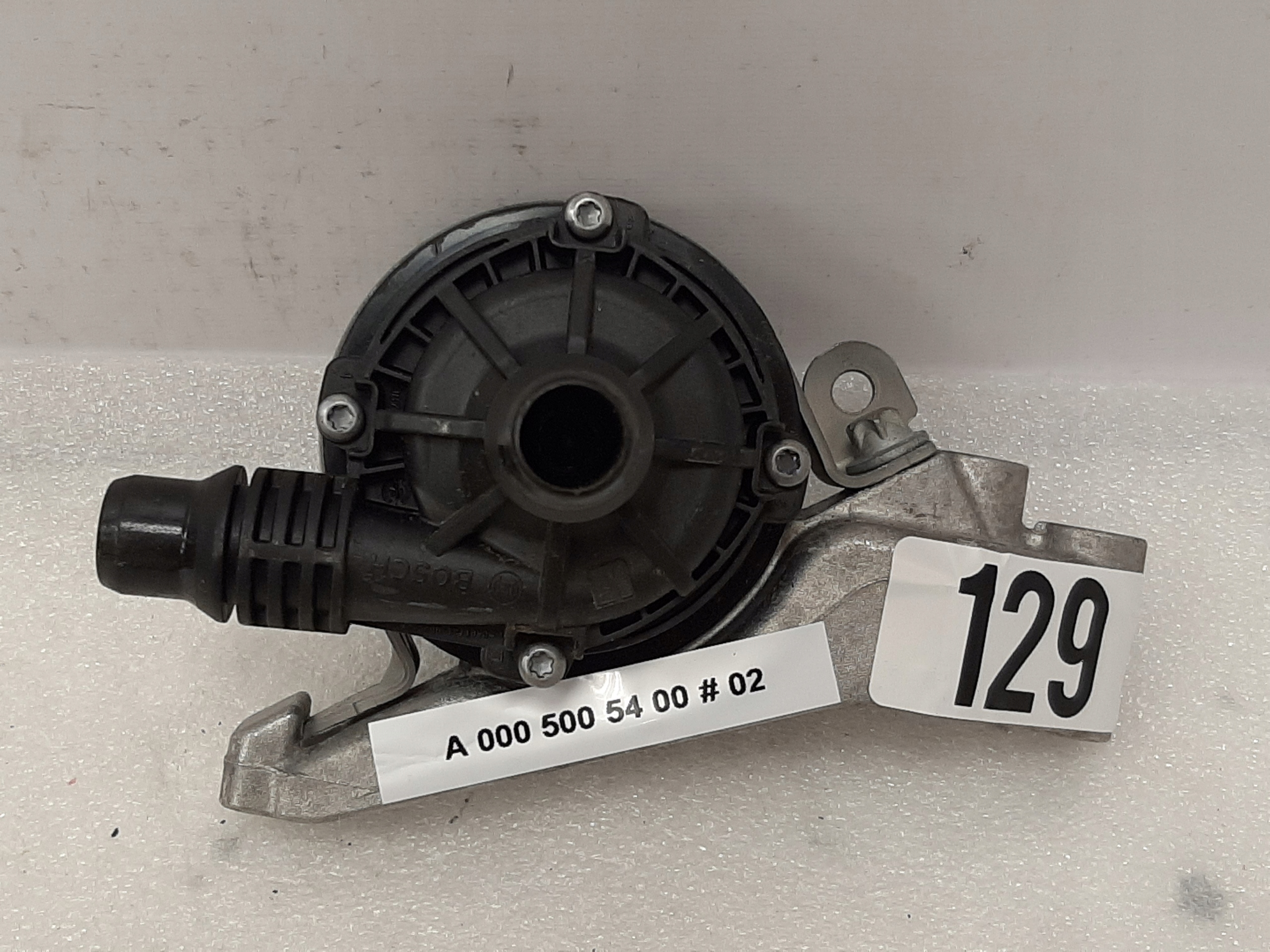 Zdjęcie produktu Pompa wody Mercedes W205 W213 A0005005400 NEW