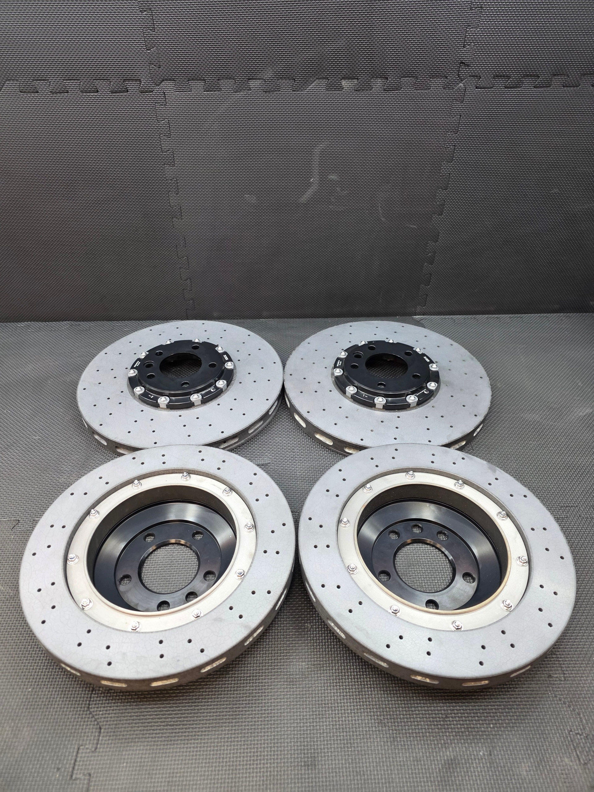 Zdjęcie produktu Tarcze Ceramiczne Audi Q7 4L Komplet Ceramika