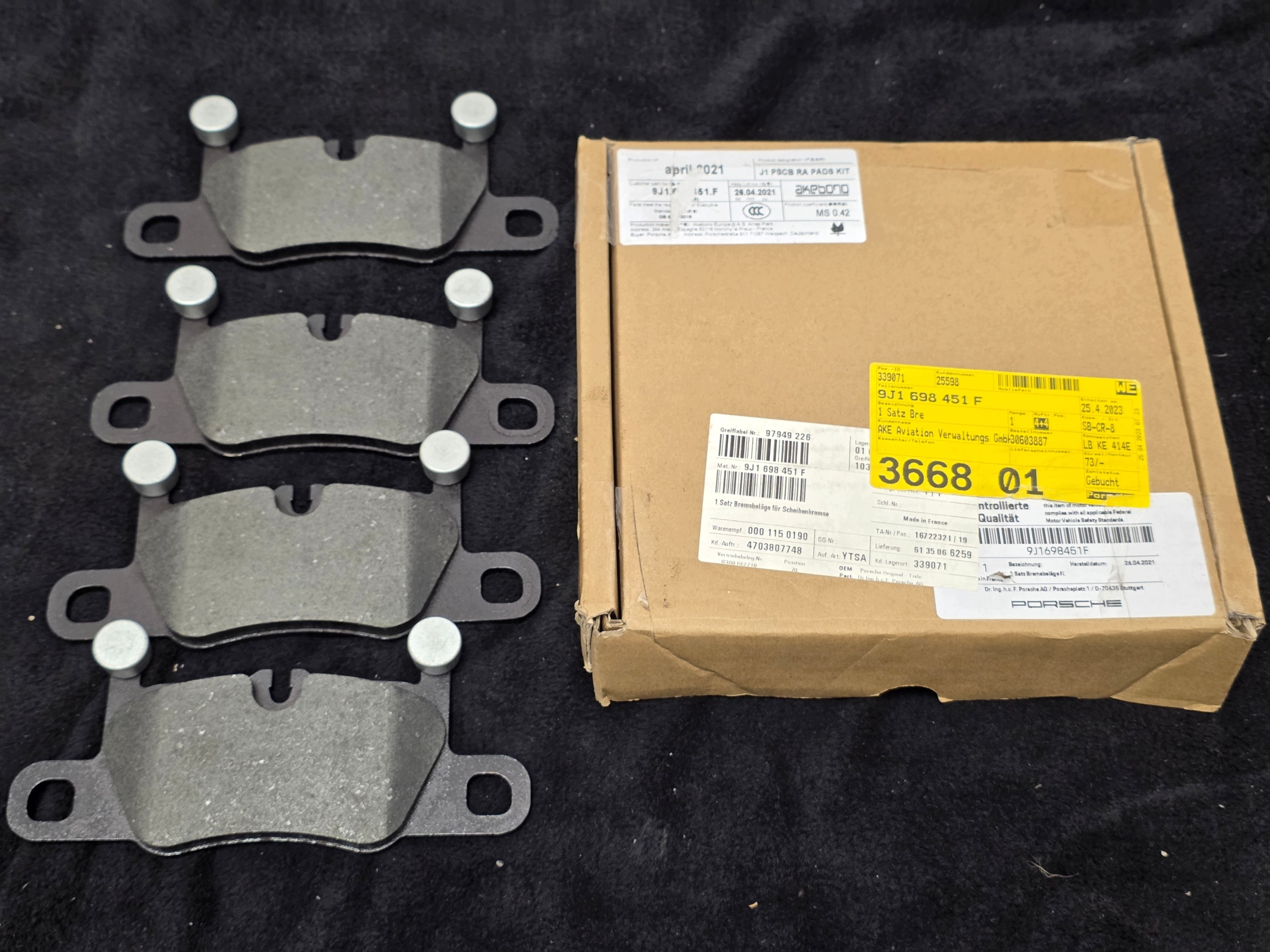 Zdjęcie produktu Klocki hamulcowe Audi E-Tron GT RS Porsche Cayenne Tycan TYŁ Oryginał! OEM