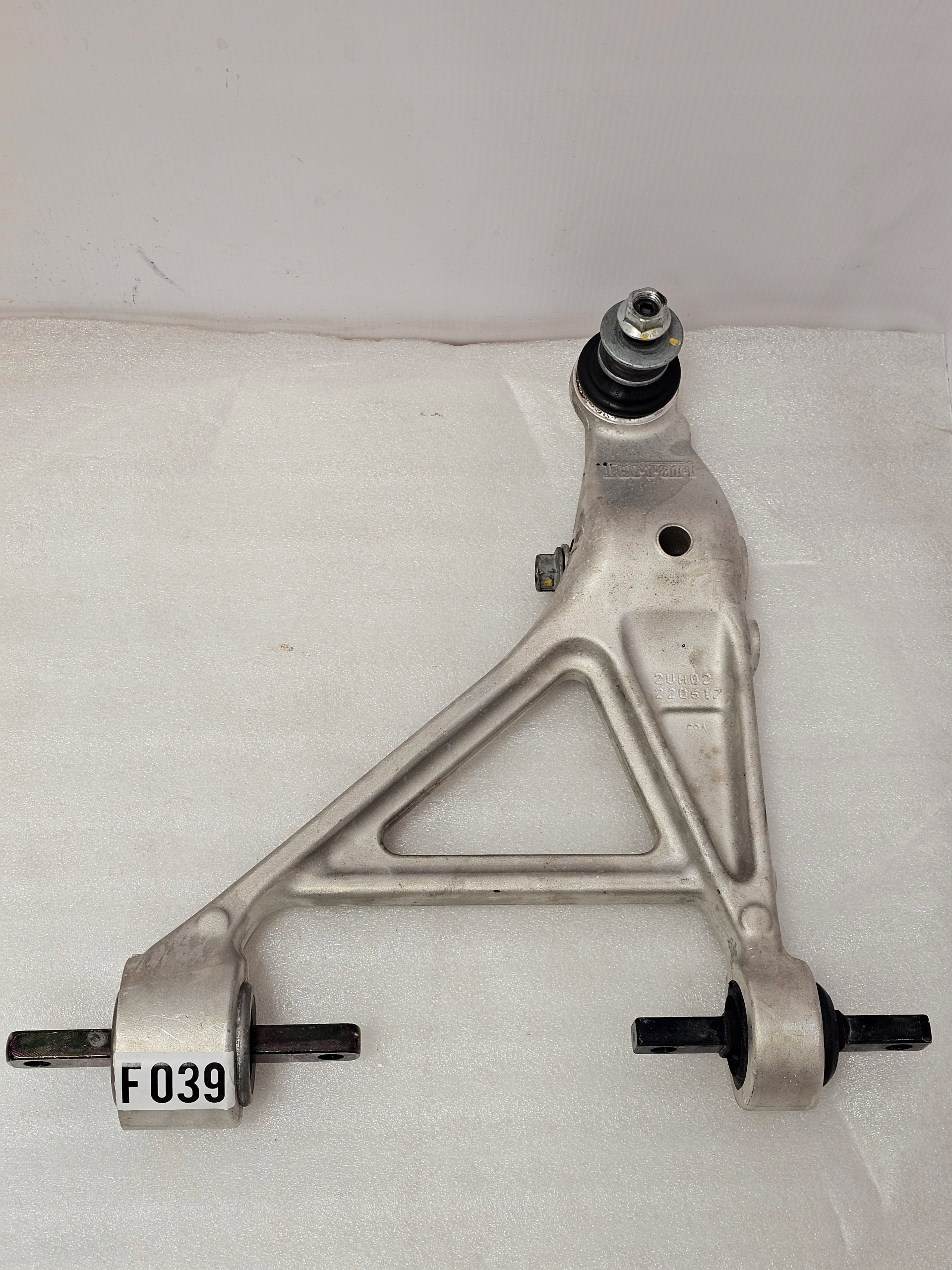 Zdjęcie produktu Wahacz Przód Przedni LEWY Ferrari 812 488 F8 California 488 F12 GTC4 Roma