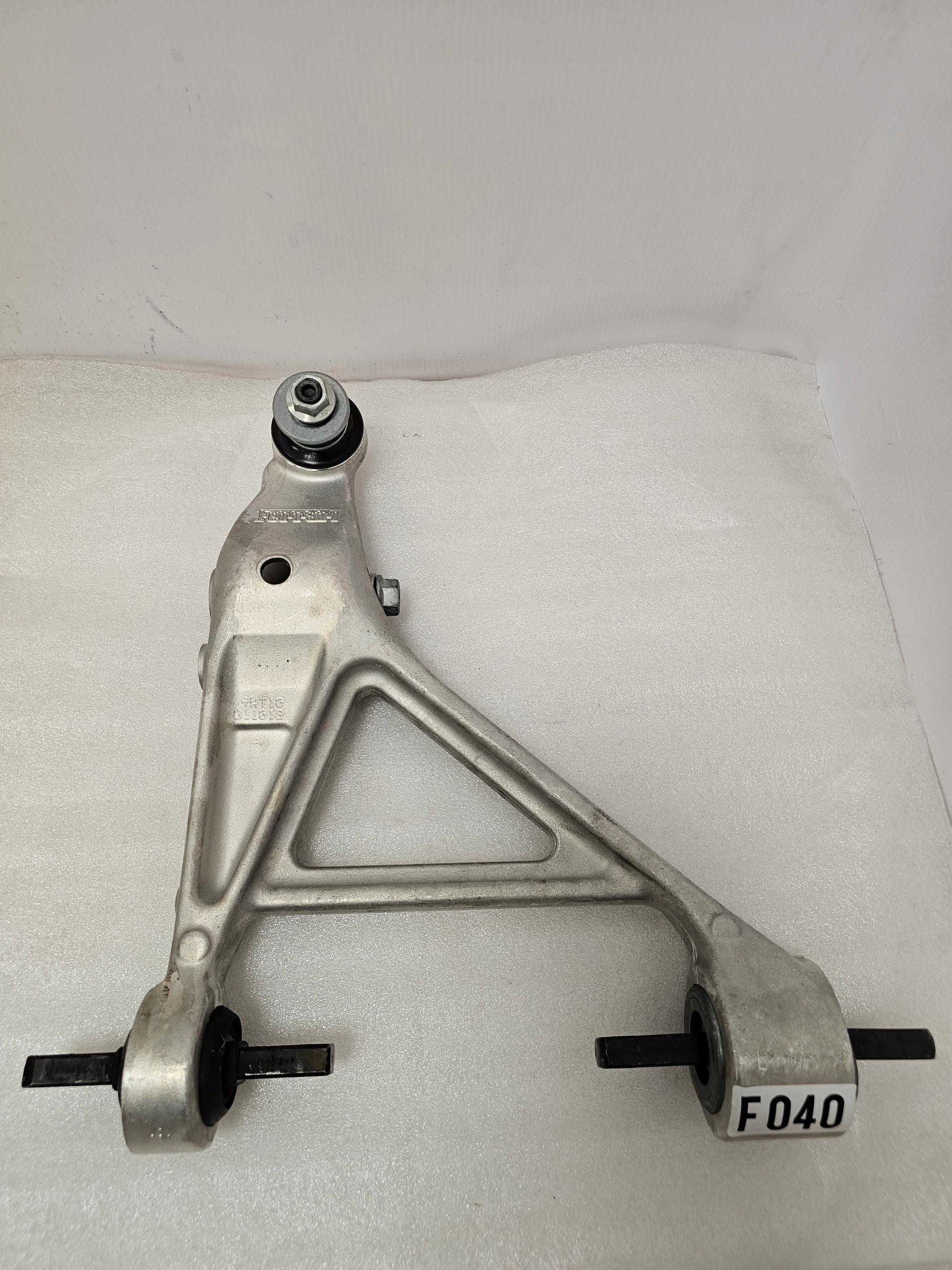 Zdjęcie produktu Wahacz Przód Przedni PRAWY Ferrari 812 488 F8 California 488 F12 GTC4 Roma