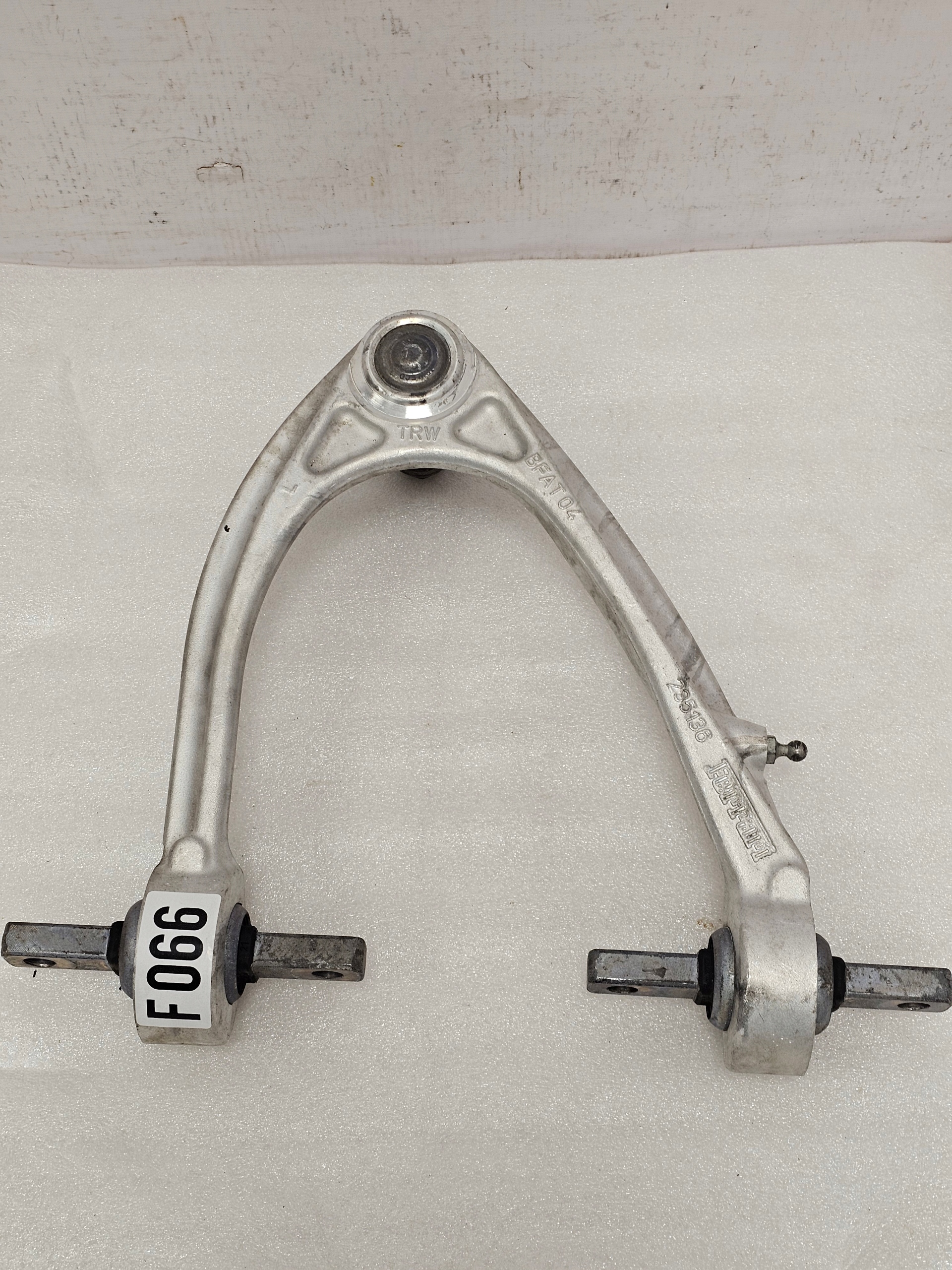 Zdjęcie produktu Wahacz Przód Przedni LEWY Ferrari 458 Italia 488 California F12 812