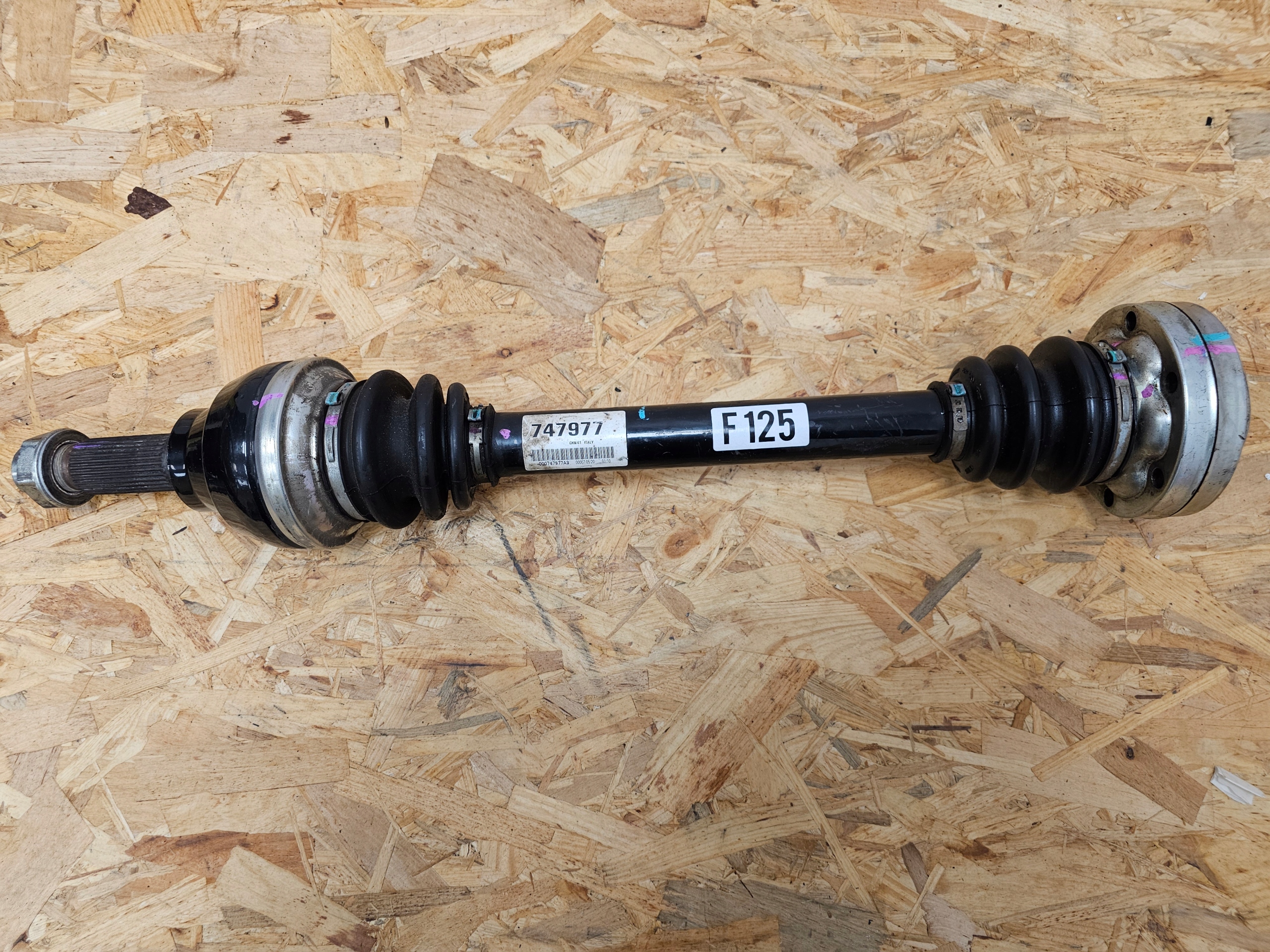 Zdjęcie produktu Półoś Axle Shaft FERRARI Portofino 747977