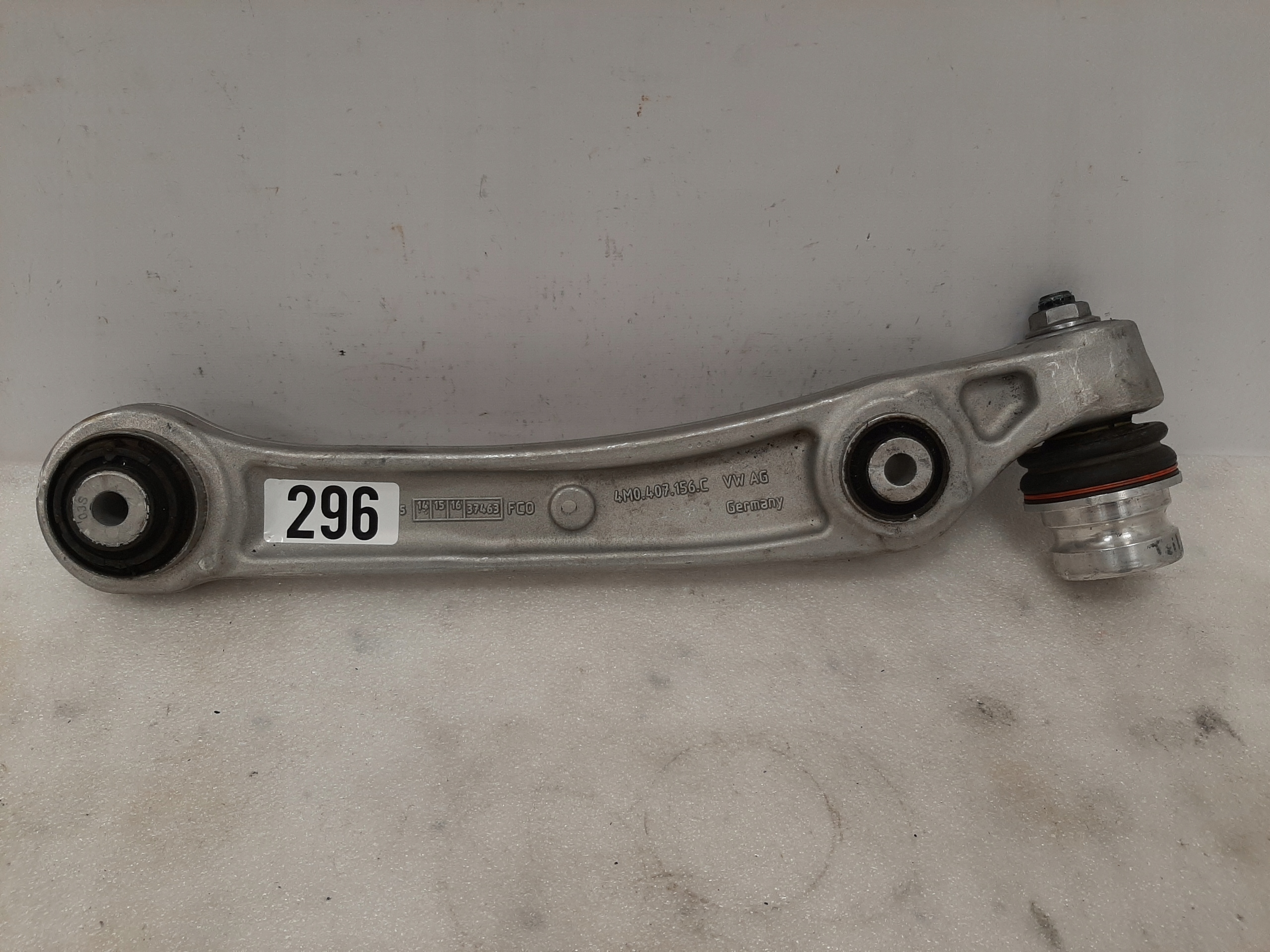 Wahacz Przedni Prawy Audi Q7 A8 E-Tron 4M0 4M0407156C