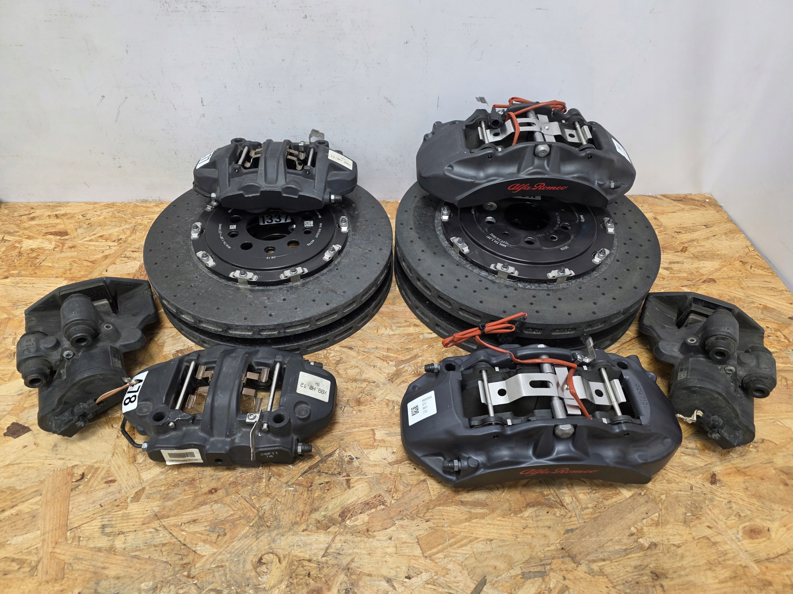 Zaciski Tarcze Alfa Romeo Giulia Quadrifoglio QV Ceramika SET Komplet