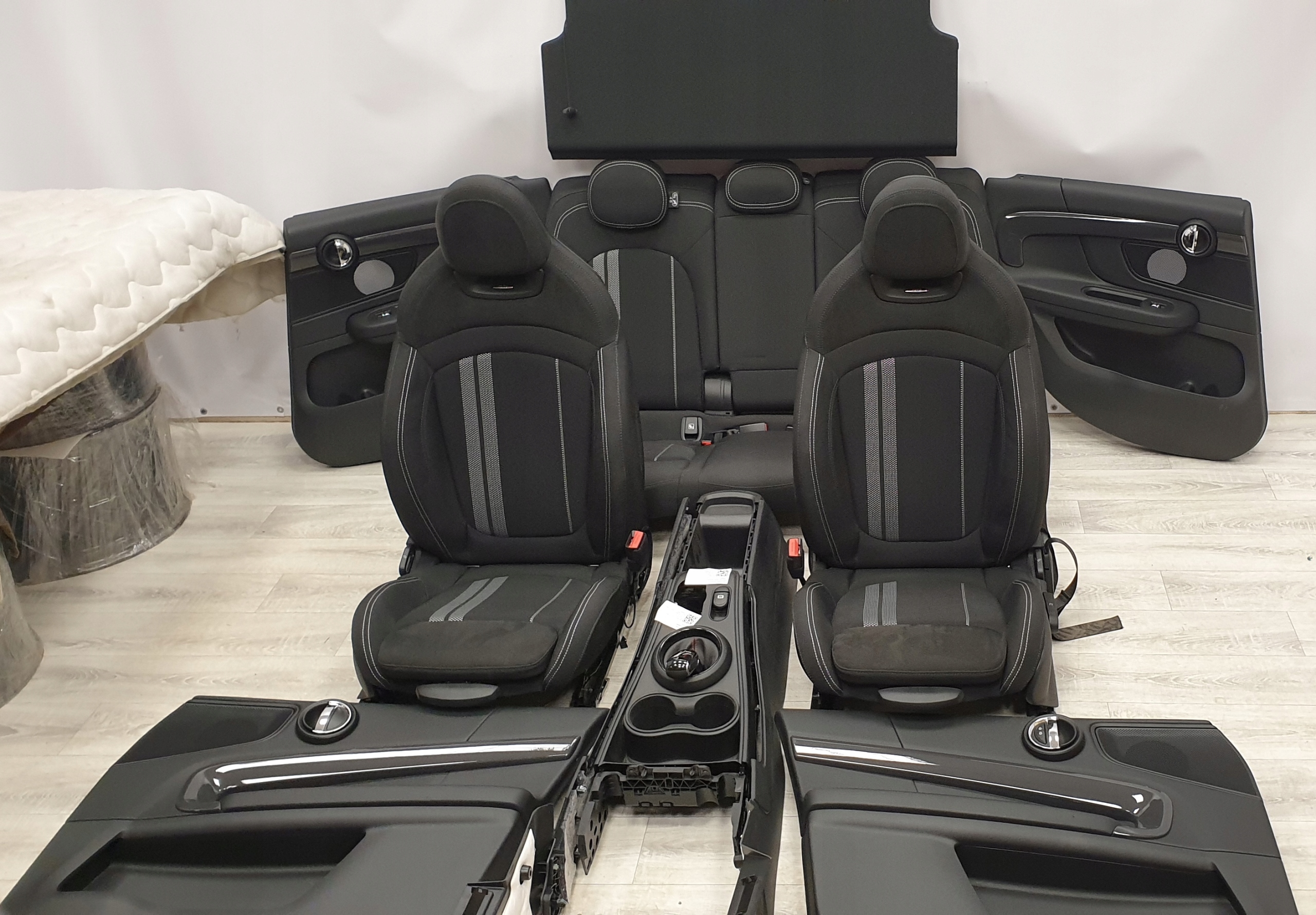 Kompletne Wnętrze Mini F60 JCW Sport Dinamica DAE1 - galeria