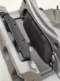 Zaciski Mercedes W206 W214 W254 330x32 PRZÓD - galeria