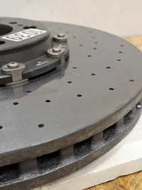 Tarcza ceramiczna BMW M2 F87 M3 F80 M4 F82 F83 Przód Przednia PRAWA - galeria