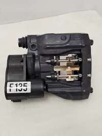 Zaciski Zacisk Elektryczny Dodatkowy Ręczny Ferrari Roma Portofino - galeria