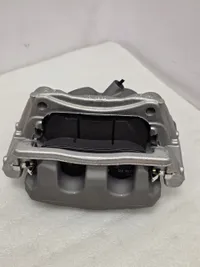 Zaciski Mercedes W206 W214 W254 330x32 PRZÓD - galeria