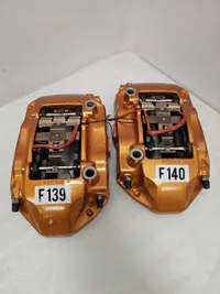 Zaciski Zacisk Ferrari 458 Italia Tył Tylny Tylne PRAWY - galeria