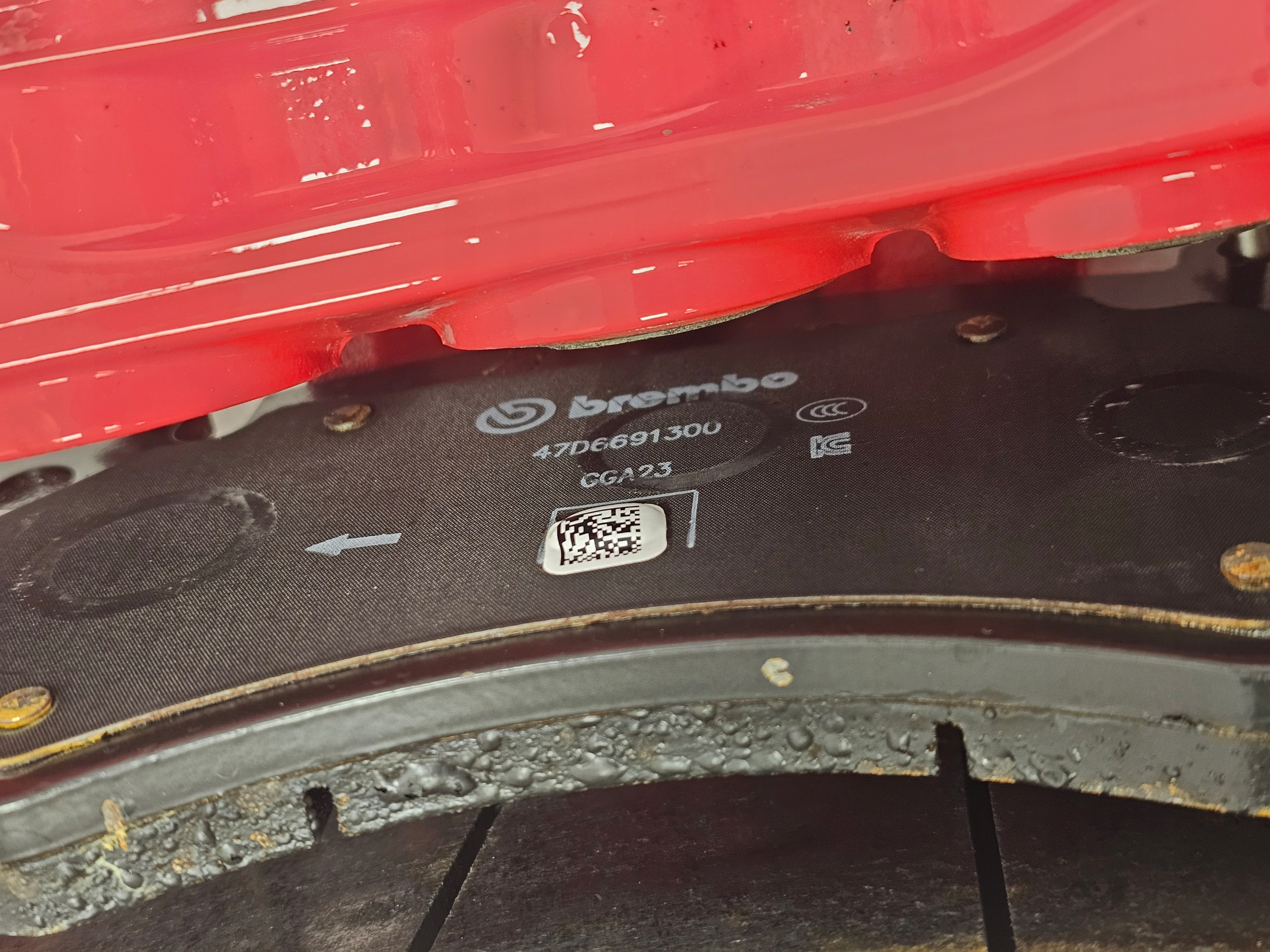 Zaciski Zacisk Ferrari SF90 Ceramika Przód Prawy Klocki NOWY - galeria