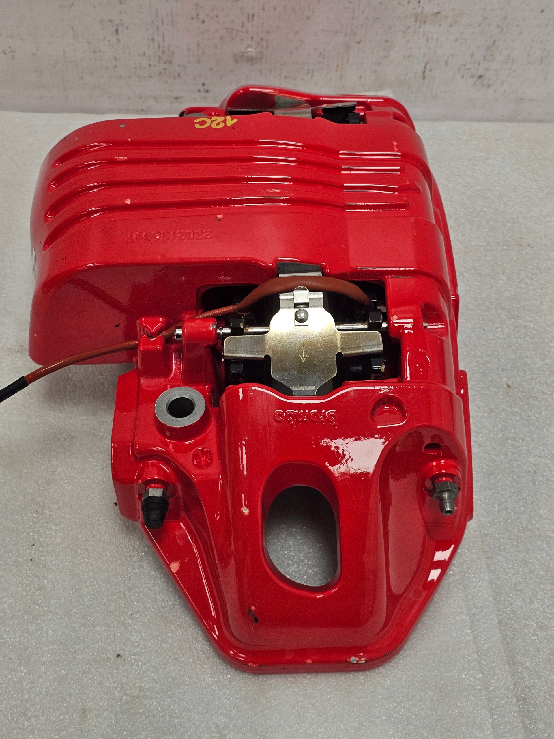 Zaciski Zacisk Ferrari SF90 Ceramika Przód Lewy Klocki NOWY - galeria