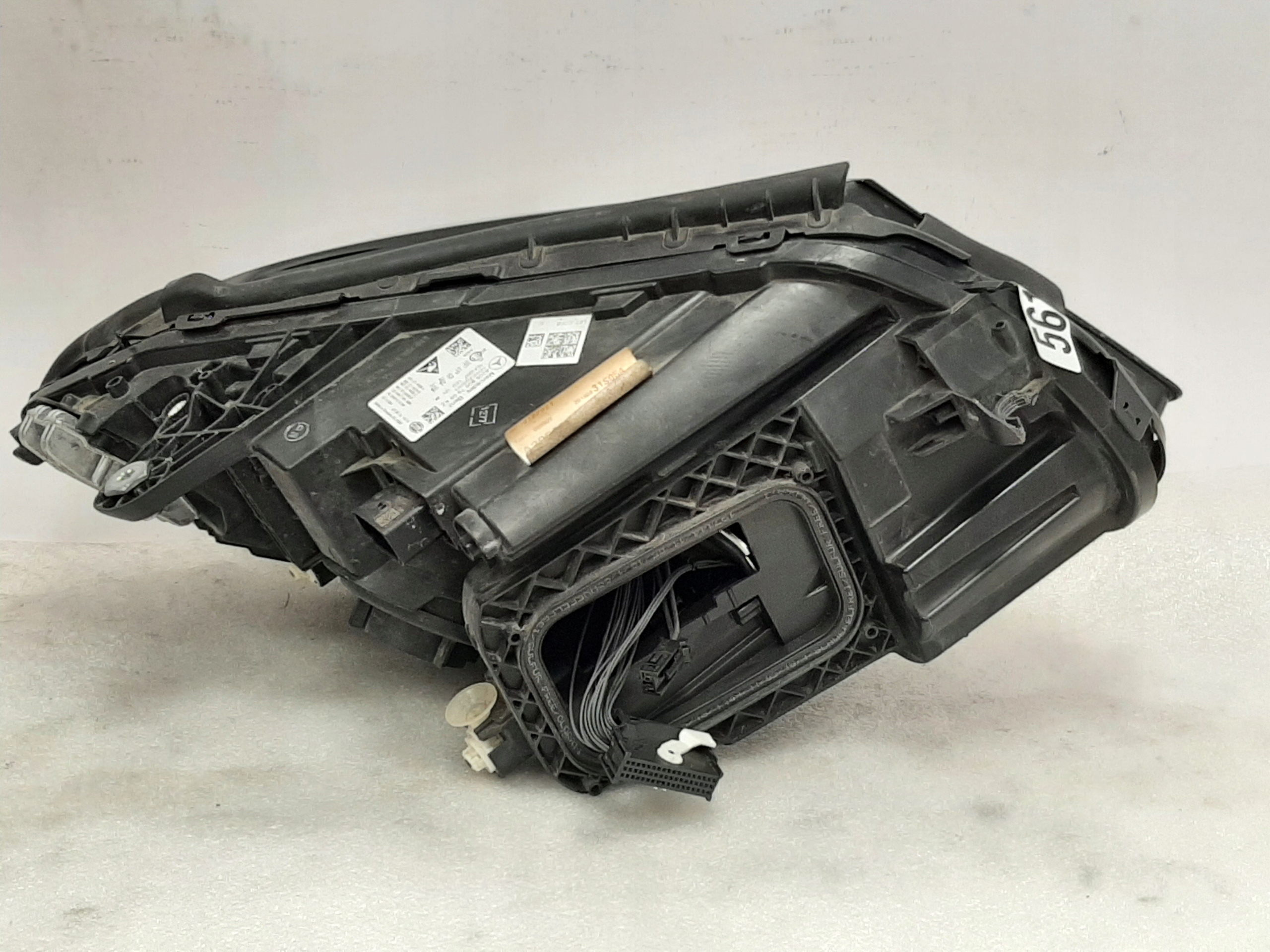 Lampa Mercedes C W205 Full LED Performance Lewa - galeria
