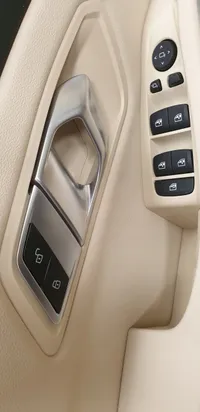 Wnętrze BMW G20 Fotele Canberra Beż Harman KCCY - galeria