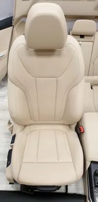 Wnętrze BMW G20 Fotele Canberra Beż Harman KCCY - galeria