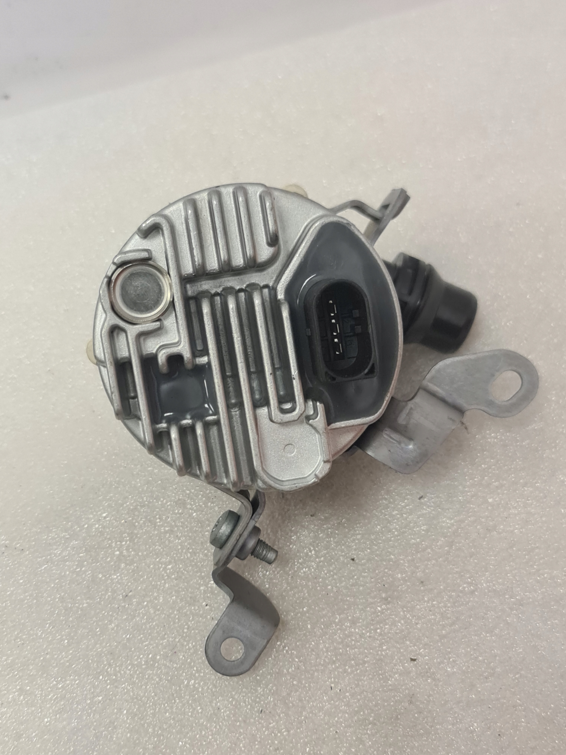 Pompa wody Mercedes W206 63 AMG W254 A0005001901 - galeria