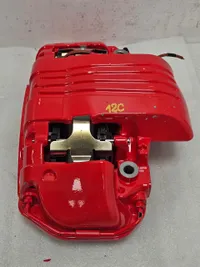 Zaciski Zacisk Ferrari SF90 Ceramika Przód Lewy Klocki NOWY - galeria