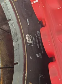 Zaciski Zacisk Ferrari SF90 Ceramika Przód Lewy Klocki NOWY - galeria